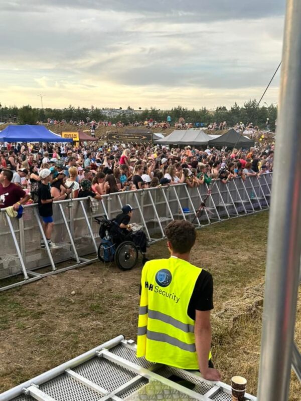 Ostraha objektů Praha (140–200 Kč čistého/hod)